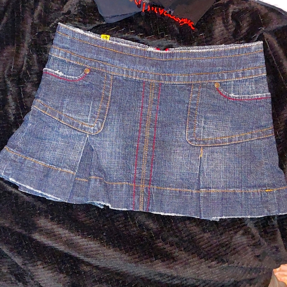 Vintage y2k mini/midi skirt